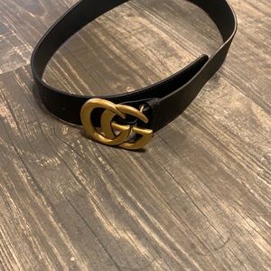 Black belt in size small. Worn two times